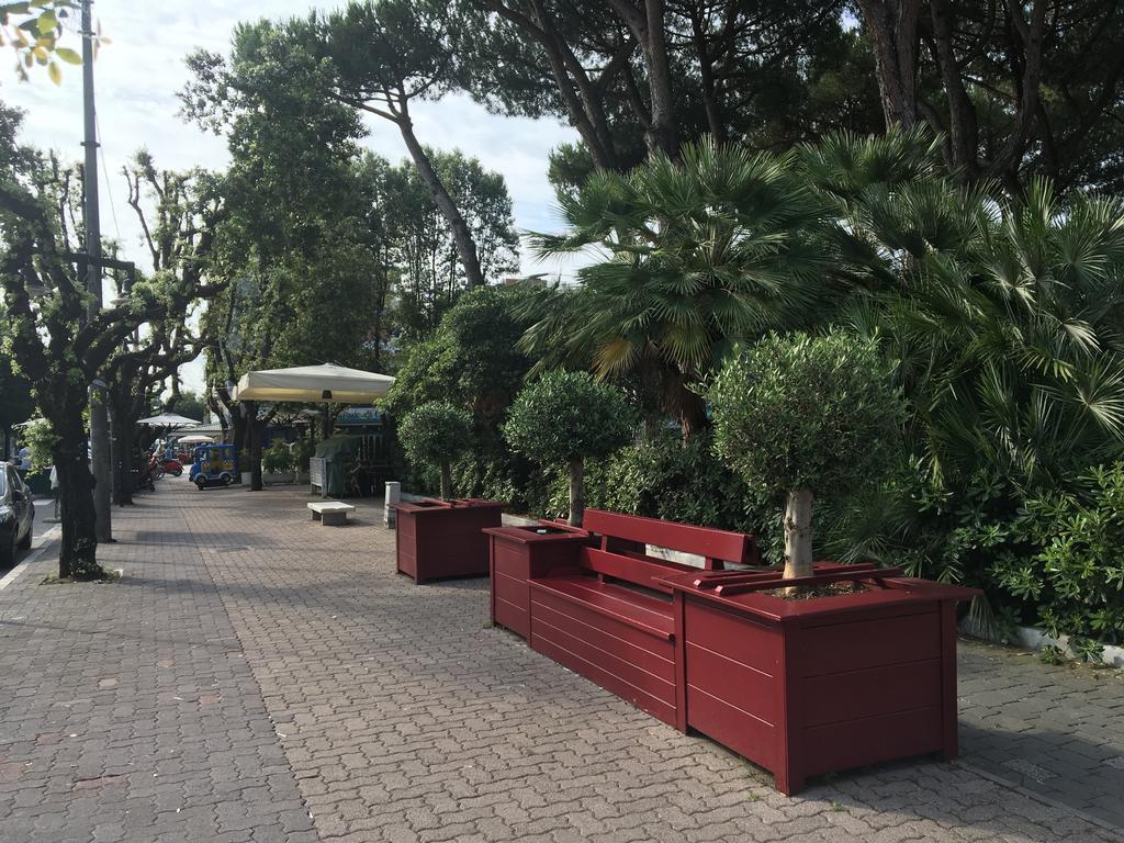 Il Parco Apartments マリーナ・ディ・マッサ エクステリア 写真